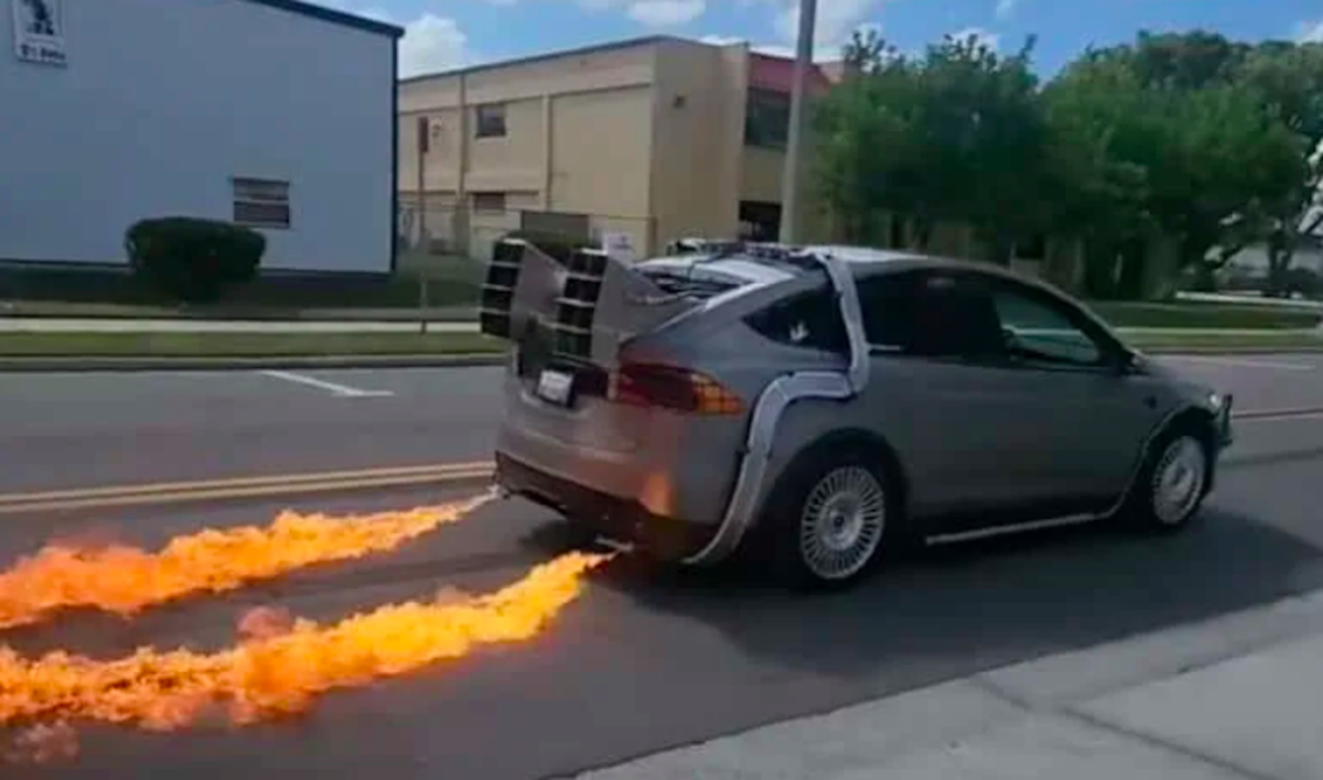 delorean s'inspire de tesla model x pour son nouveau design