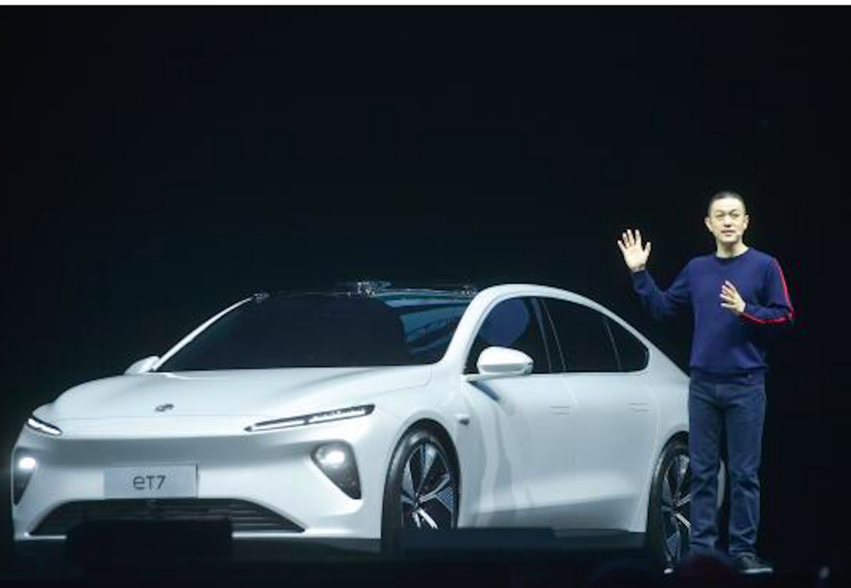 regret rapide des influenceurs qui critiquent une marque de voiture