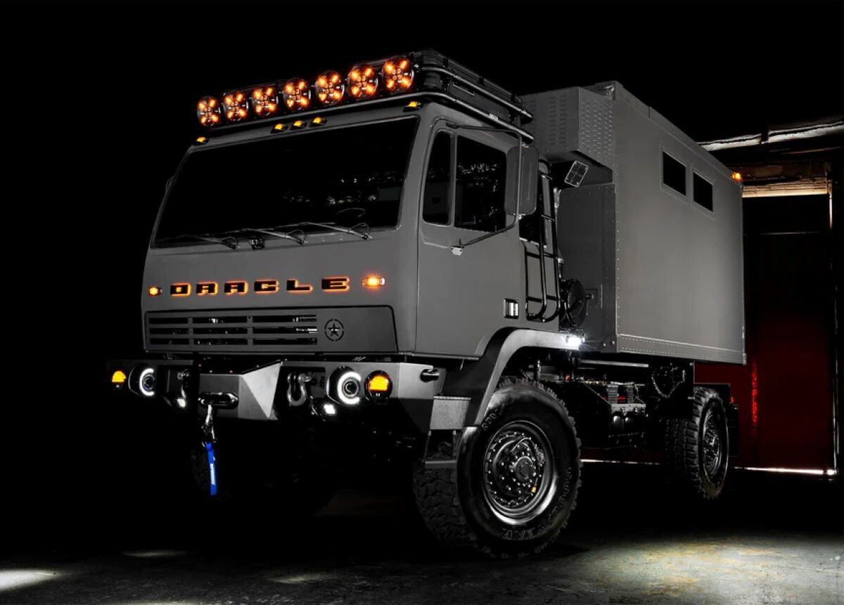 voiture d'expédition de l'extrême : conversion d'un vieux véhicule militaire