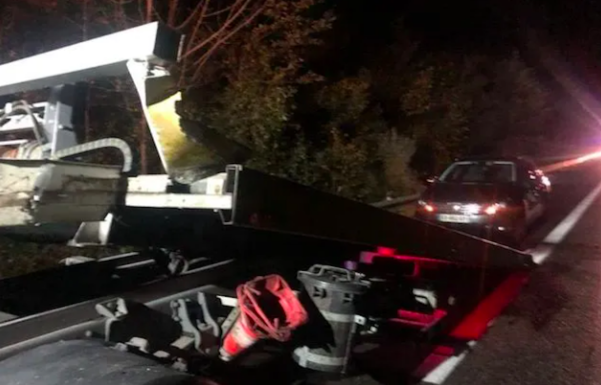 comme dans le jeu gta, il s'envole sur le plateau