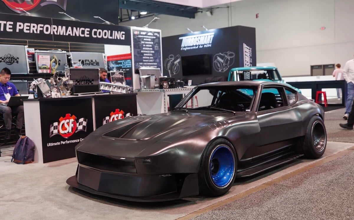 personnalisation façon batmobile d'une datsun 240z