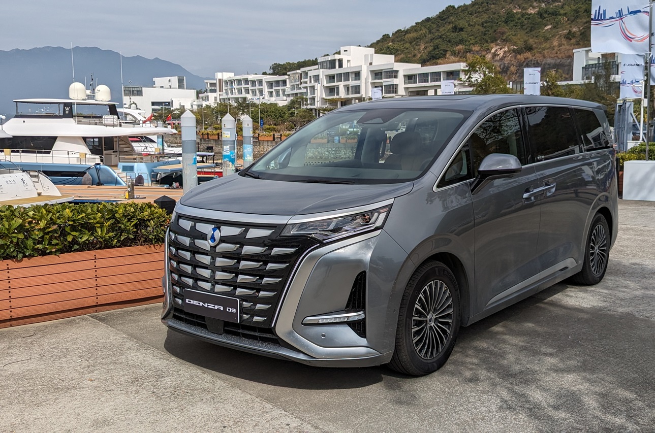 BYD Denza D9