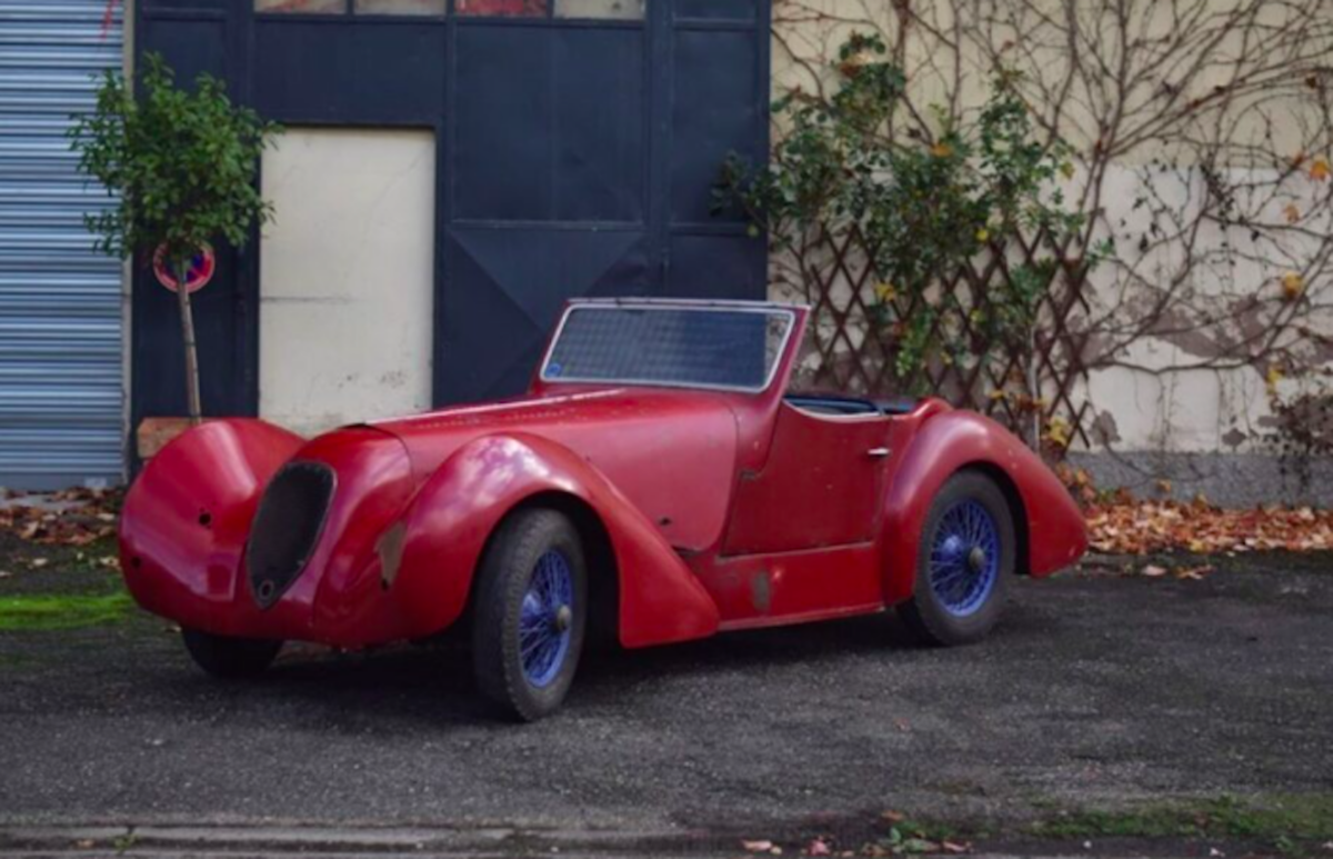 participez à la restauration de cette voiture de collection dès