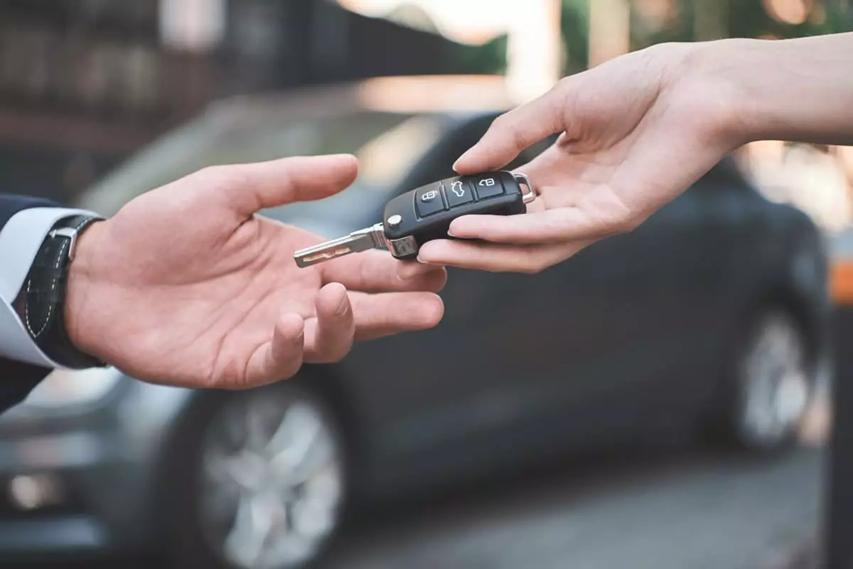location-voiture-10-conseils-pour-eviter-pieges-louer-sans-stress