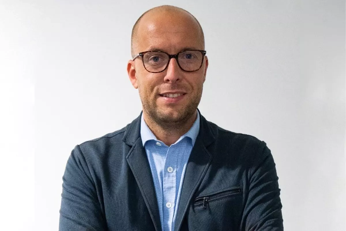 genesis-france-charles-fuster-directeur-2026