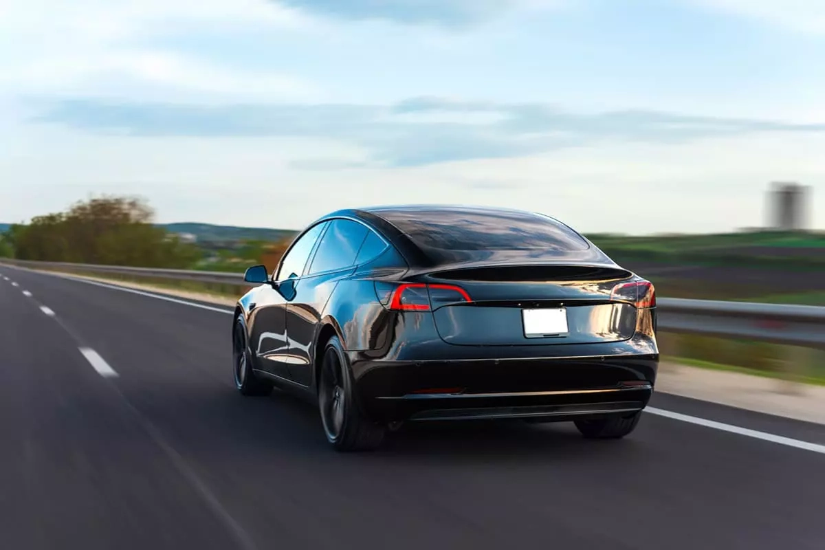 tesla-leve-tabou-vehicules