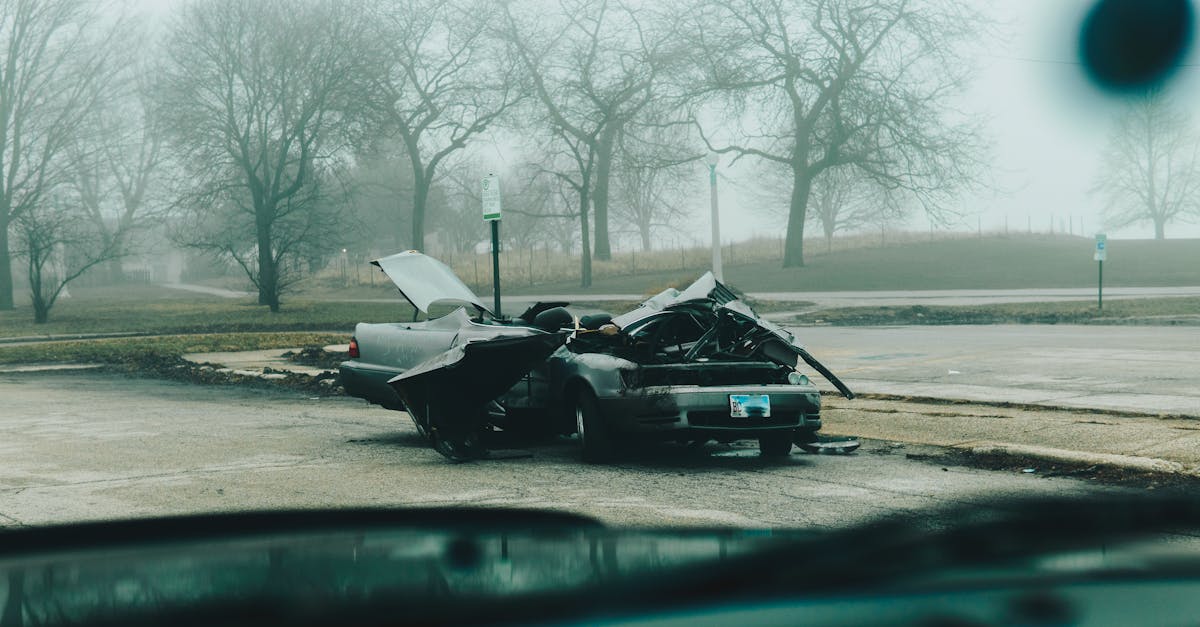 découvrez comment résilier votre assurance auto facilement et sans frais, ainsi que les étapes à suivre pour annuler votre contrat d'assurance voiture en toute sérénité.