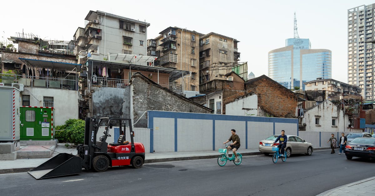 découvrez comment changer votre assurance automobile en cours d'année, les démarches à suivre et les conseils pour optimiser votre contrat.