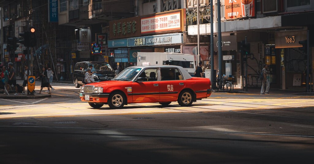 découvrez comment obtenir des réductions sur votre assurance auto et économisez sur vos primes grâce à nos conseils simples et efficaces.